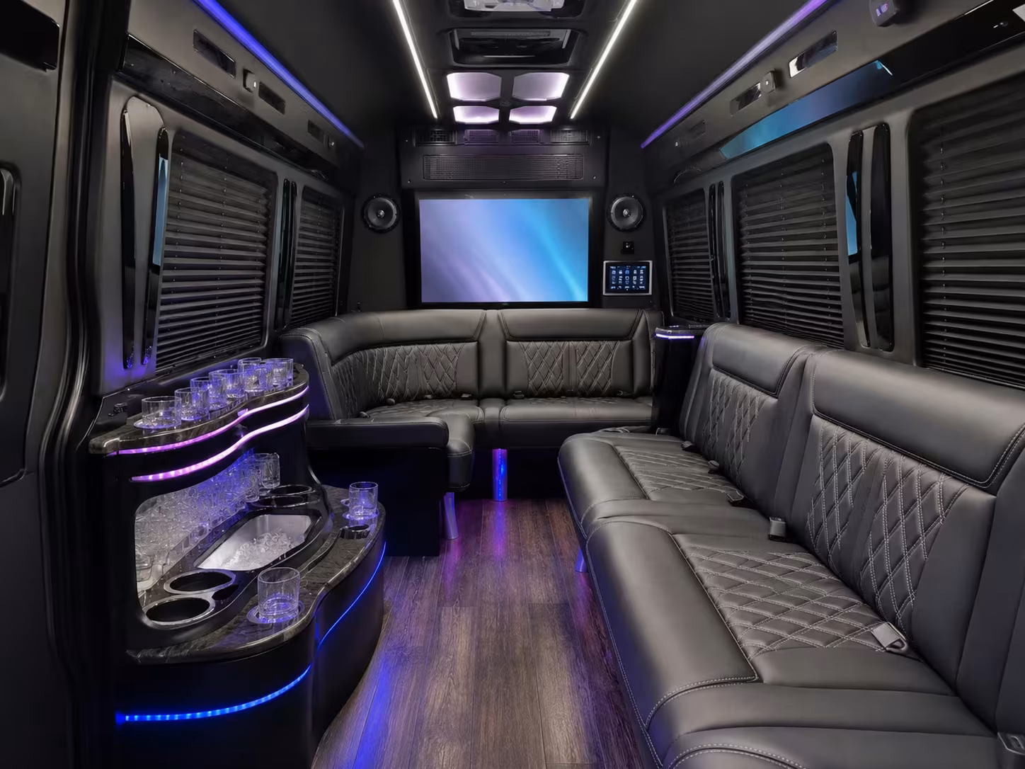 tustin charter bus rentals to john wayne airport sna