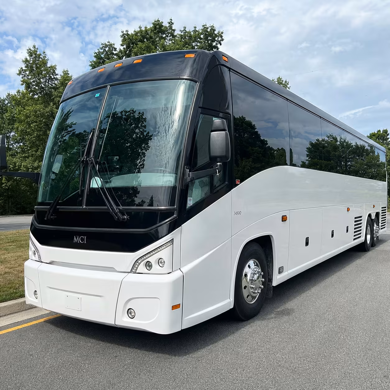 weekly sunday shuttle services for tustin congregations